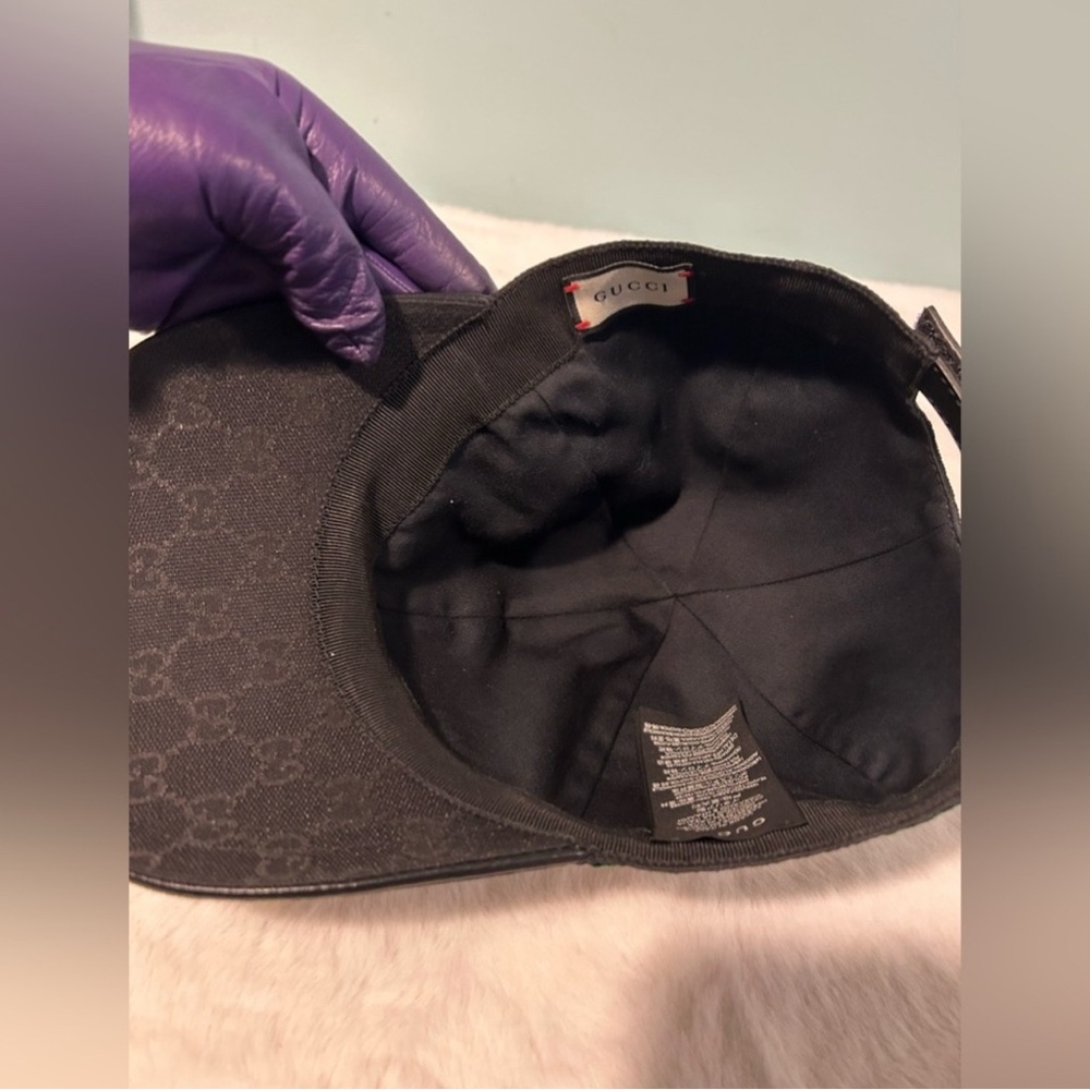 Gucci Black Monogram Cap with Red and Green Accents - Picture 5 of 10